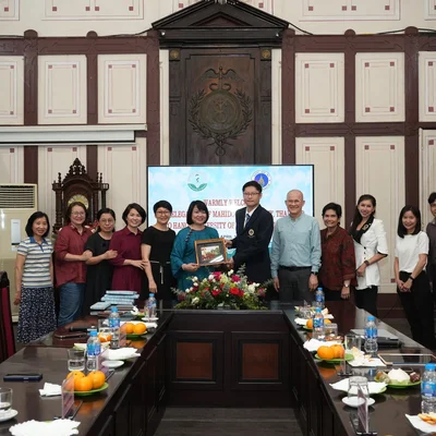 Đoàn đại biểu Khoa Dược, Đại học Mahidol, Thái lan đến thăm và làm việc với Trường Đại học Dược Hà Nội.